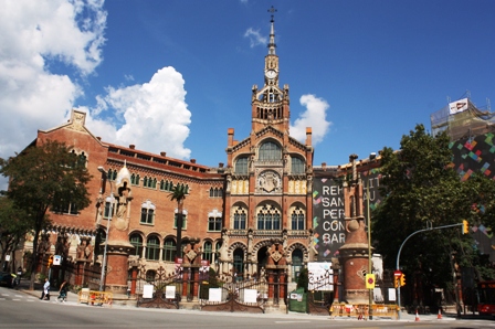Eingang zum Hospital