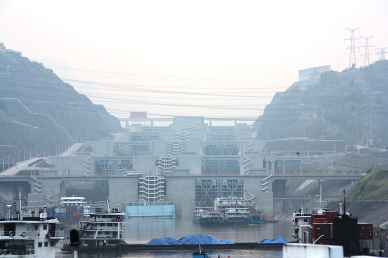 Yangtse - 5 Doppelschleusen zur berwindung von gut 100 Metern