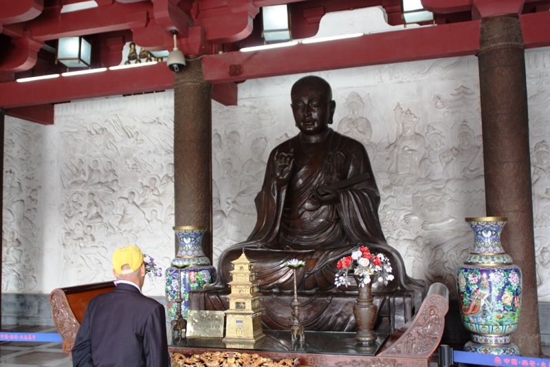 Holzbuddhafigur