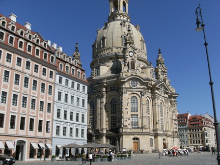 Die Frauenkirche von auen...