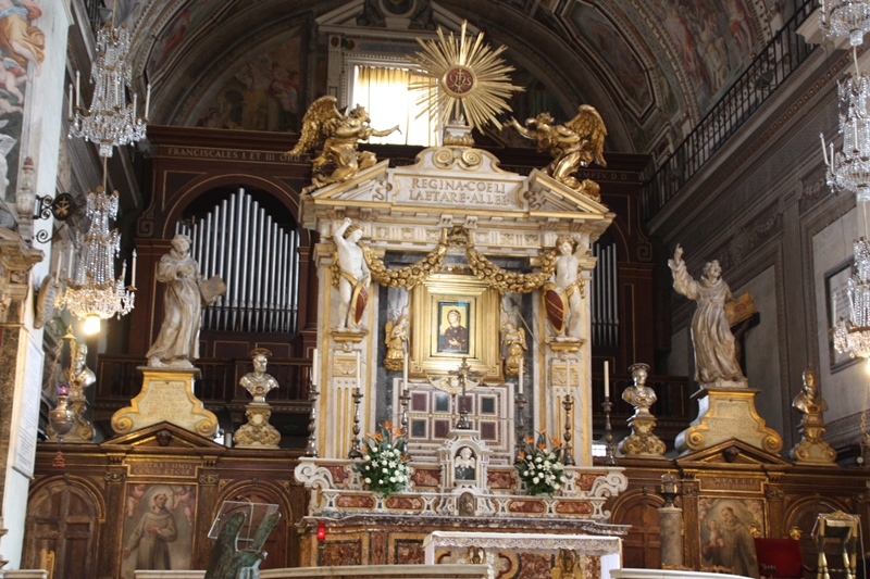 Santa Maria in Aracoeli - Innenansicht