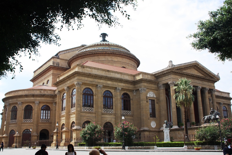 Opernhaus