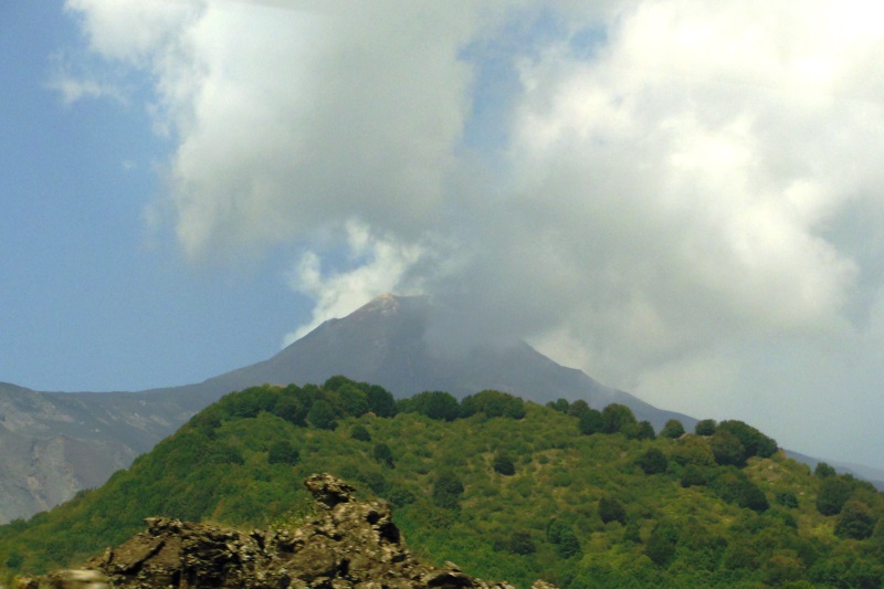 Der Gipfel in den Wolken